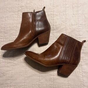 FRYE AND CO. Brown Ankle Boots